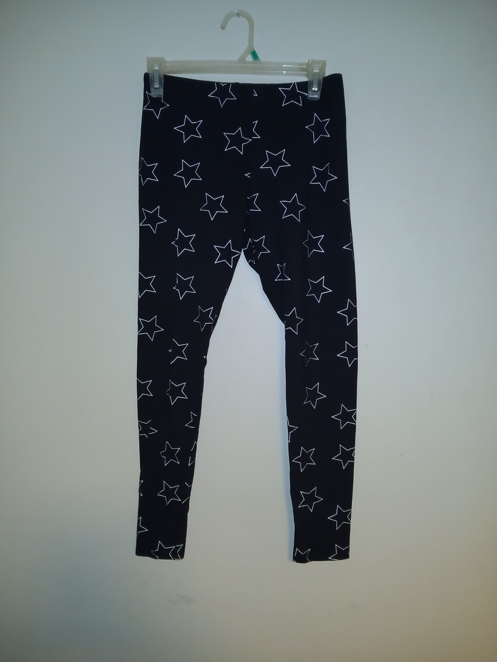 Arizona Jean Company Black Leggings with White Star Print